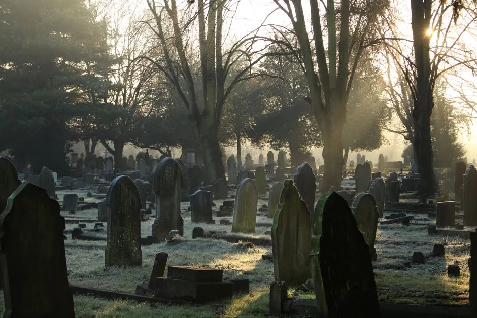 What Does the Bible Say About Death? A Devotional Guide